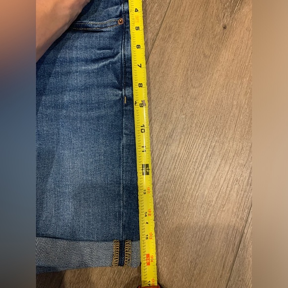 Old Navy Denim Rolled Cuff Shorts - Picture 4 of 6